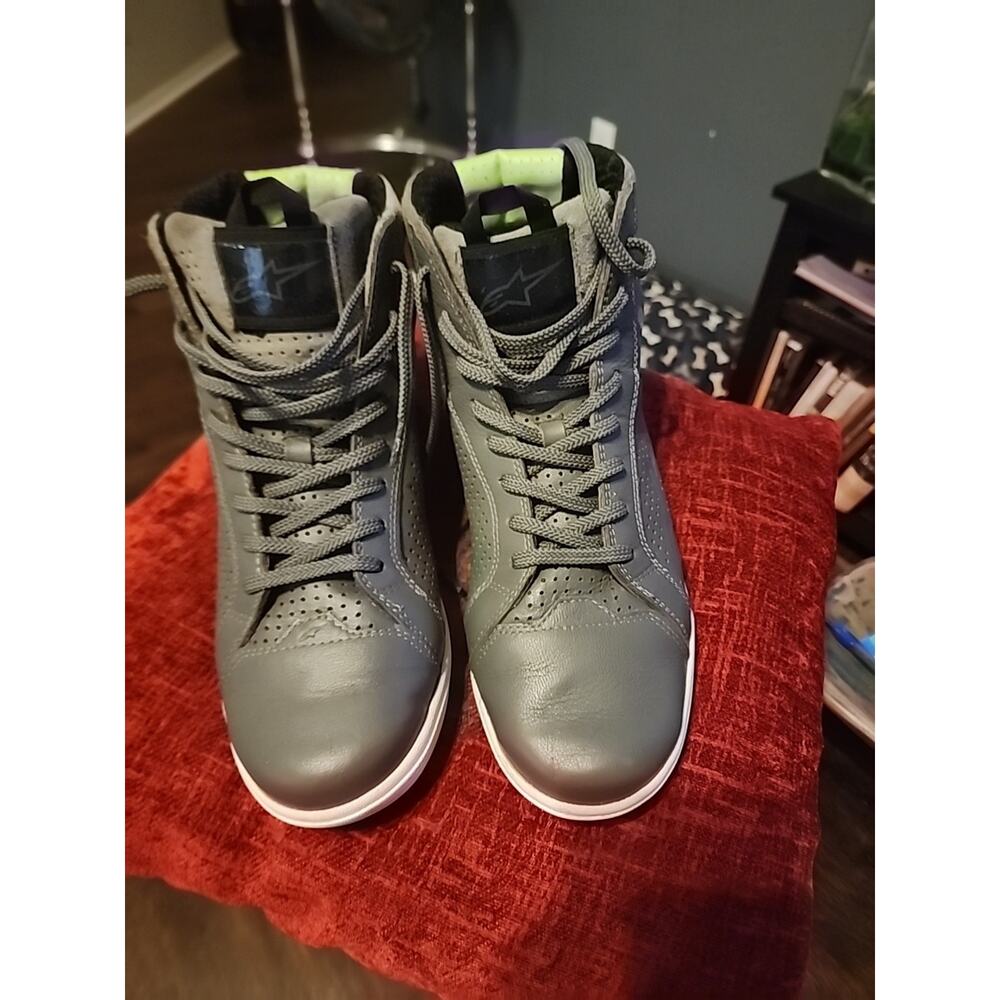 AlpineStar Riding shoes , leather and suede combo gray ,neon Green Size 10 - Picture 2 of 6